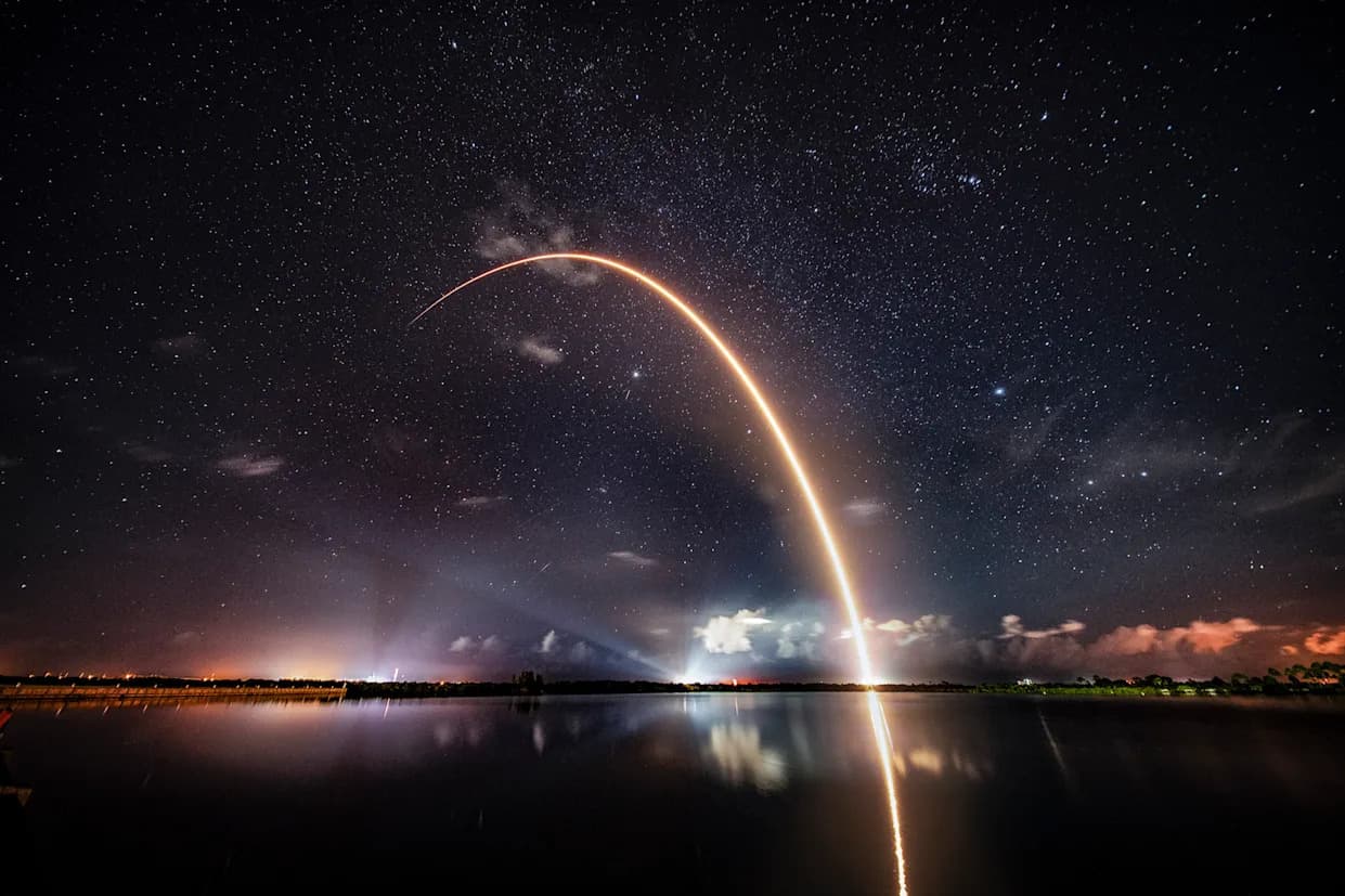 SpaceX Bandwagon‑4 — moguće noćni udar zvuka u centralnoj Floridi tokom povratka boostera