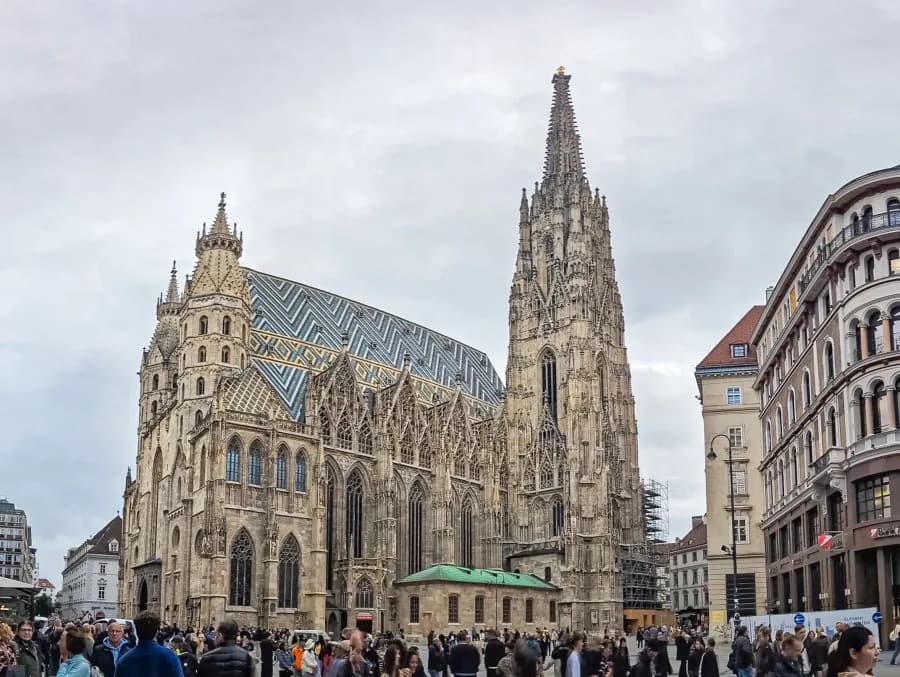 Posle šest decenija: Nemac vratio ukradenu lobanju iz bečke Katedrale Svetog Stefana