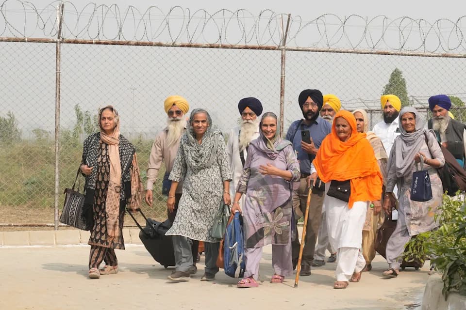 Skoro 2.100 indijskih sikh‑hodočasnika stiglo u Pakistan — Wagah otvoren prvi put posle sukoba