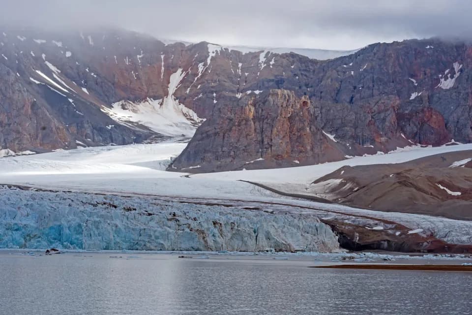 Alarm na Arktiku: Odmrzavanje permafrosta preti bezbednosti, zdravlju i infrastrukturi
