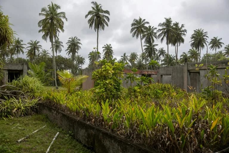 Asini: od Club Meda do 'Beverly Hillsa' — ivorijanska rivijera između ruševina i luksuza