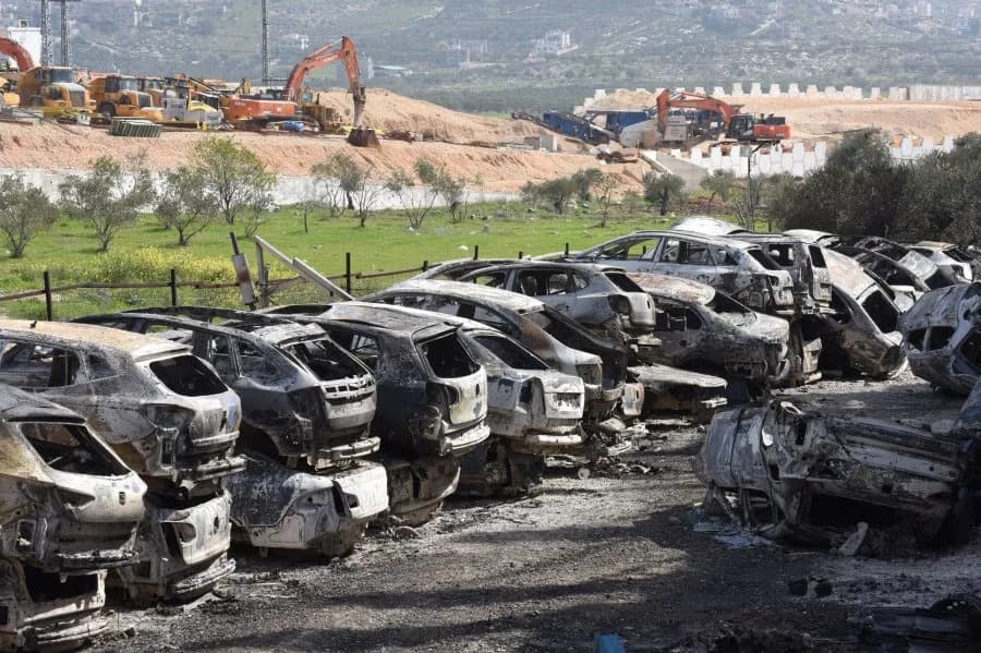 Desetine izraelskih naseljenika zapalile palestinsku imovinu na severu Zapadne obale — više povređenih, privedeni osumnjičeni