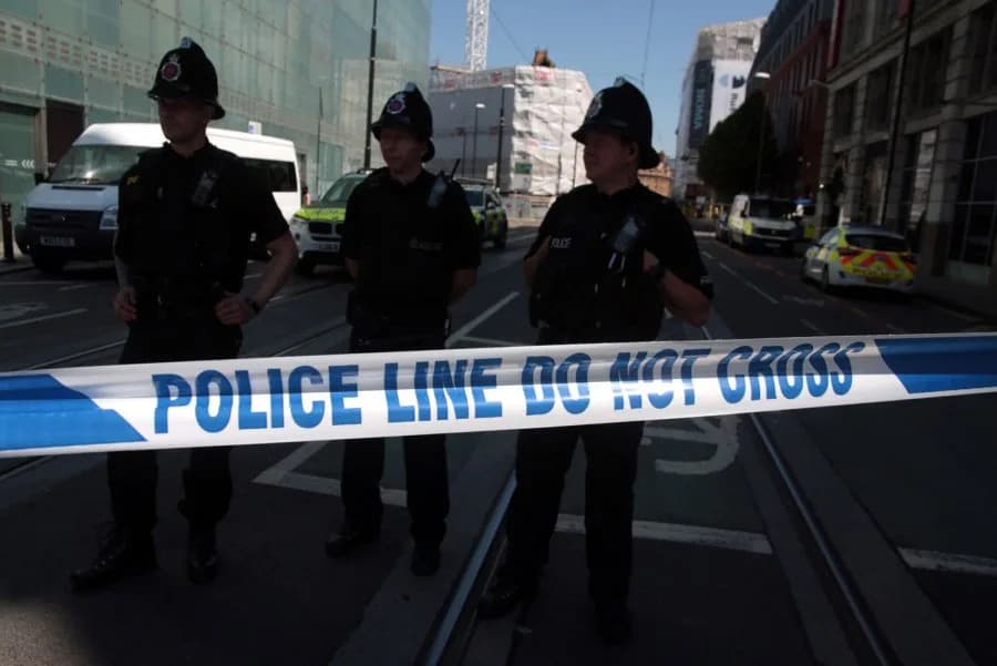 Engleska i Vels ukidaju izabrane komesare za policiju — nadležnosti će preći na lokalne lidere od 2028.