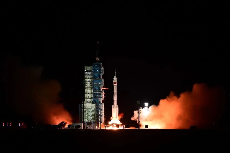 Zaglavljeni na Tiangongu: astronauti Shenzhou‑21 čekaju spasavanje nakon ustupanja povratnog broda
