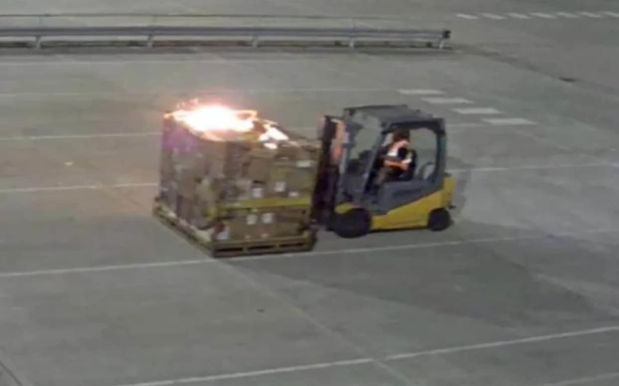 Britanija i Rusija u trci za izručenje: Osumnjičeni za pakete‑bombe skriva se u Azerbejdžanu