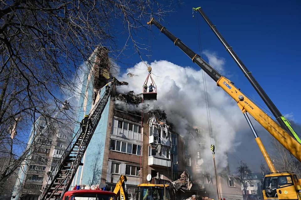 Masovni noćni napadi Rusije na Ukrajinu — najmanje 25 poginulih, Zelenski traži veći međunarodni pritisak