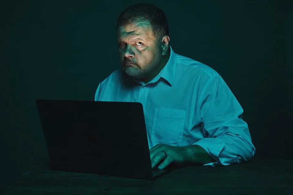 AI menja pravila prevara: deepfake, scam farms i sintetički identiteti koje upozorava Brett Johnson