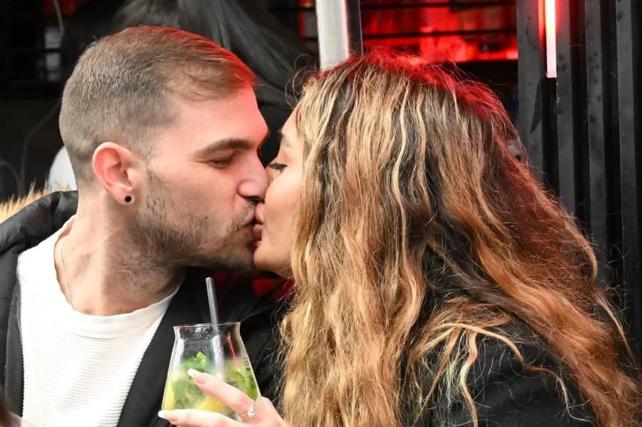 Ljubakanje staro milione godina: analiza sugeriše da su poljupci nastali pre 16,9–21,5 miliona godina