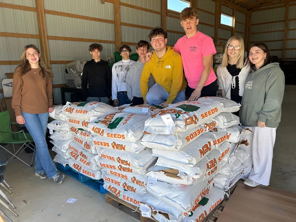 Centerra Co‑op podržao Black River FFA donacijom pšenice i đubriva za Land Lab