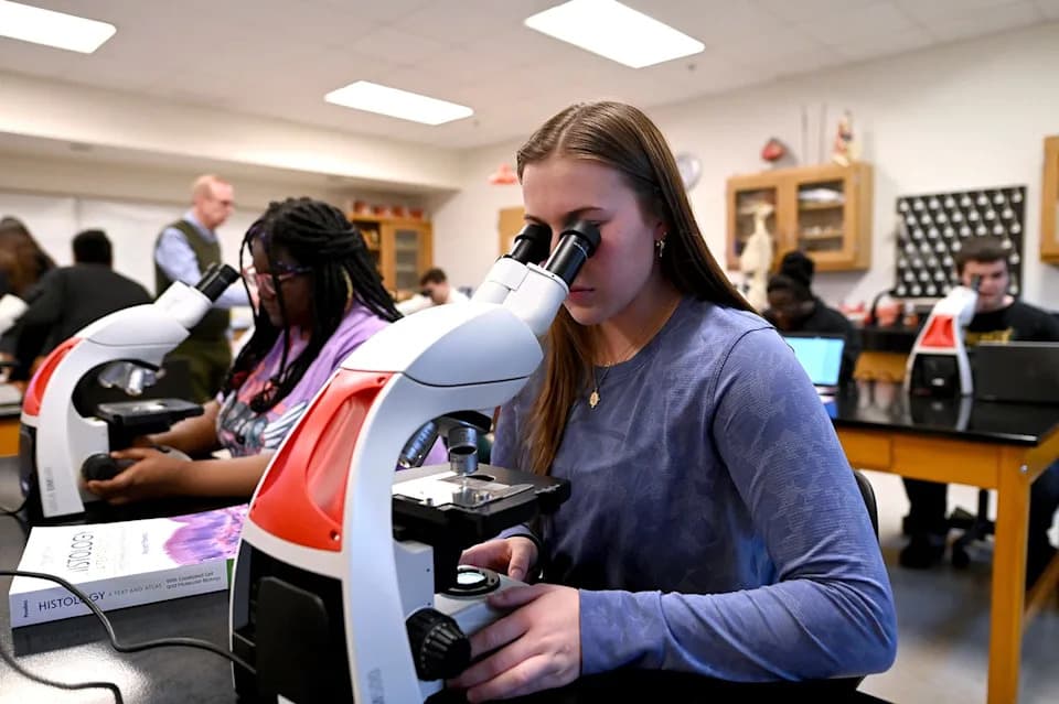 Istorijski uspeh Belhavenovog STEM programa: preko pola miliona dolara za istraživanja i novu opremu