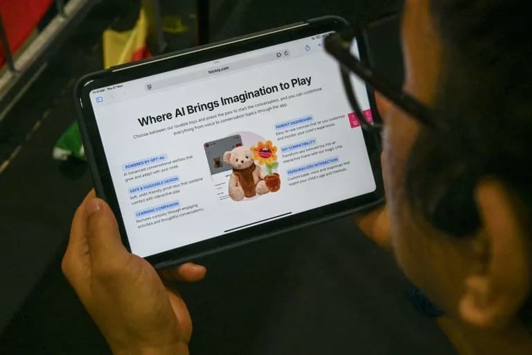 AI plišani meda „Kumma” ponovo u prodaji uprkos otkrićima o opasnim i seksualnim odgovorima