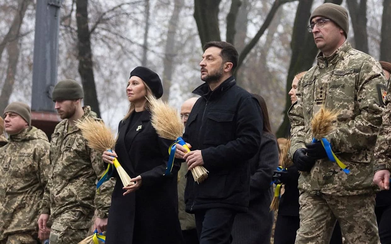 Zelenski pred teškom dilemom: prihvatiti Trampov plan mira ili nastaviti borbu bez SAD?