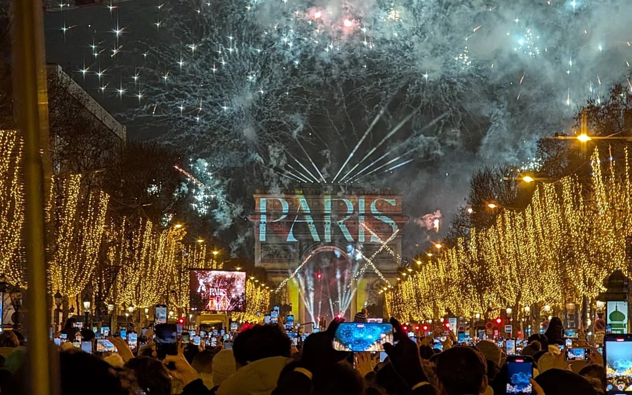 Francuska pojačava bezbednost na božićnim vašarima — ministar upozorava na „veoma visok“ teroristički rizik