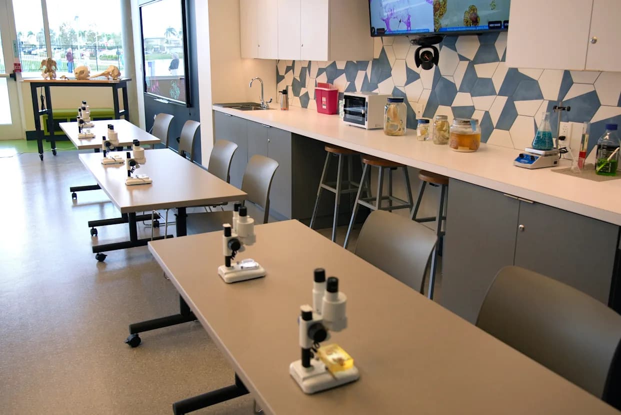 Mote SEA Otvara Napredne STEM Laboratorije i Prilike Za Buduće Morske Naučnike