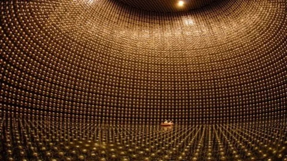 Zašto je univerzum od materije? Zajednička analiza NOvA i T2K donosi nove tragove