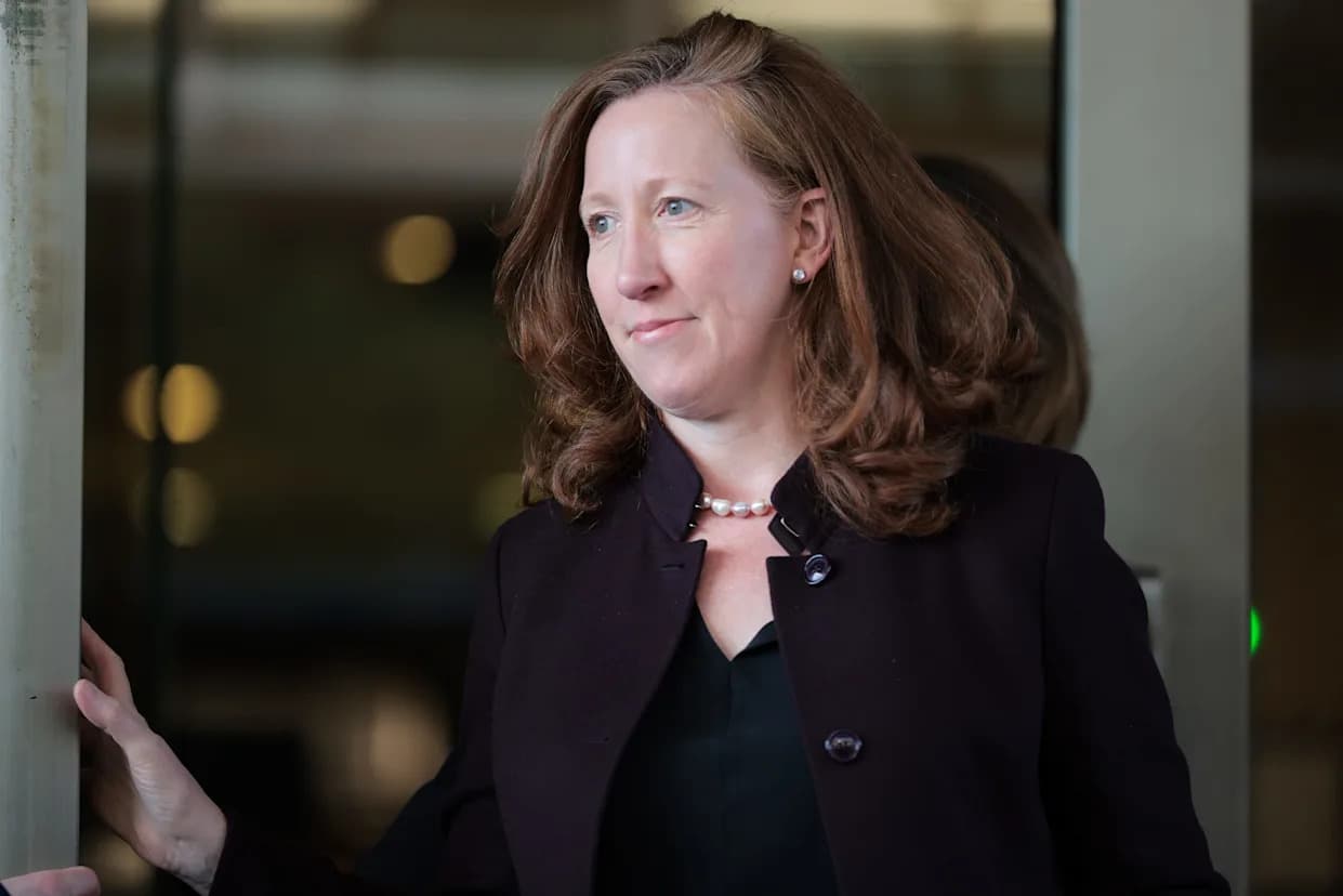 Jennifer Newstead Napušta Metu i Postaje Generalna Savetnica Apple‑a — Šta To Znači Za Rukovodstvo