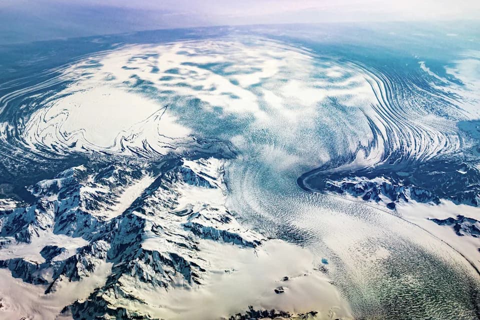 Kalifornijski naučnici otkrili da ledenjaci „pulsiraju“ — šta to znači za nivo mora i vodne resurse