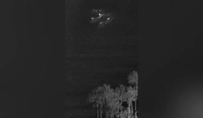 Surf kamere snimile misteriozne svetlosti iznad okeana — da li je u pitanju NLO?