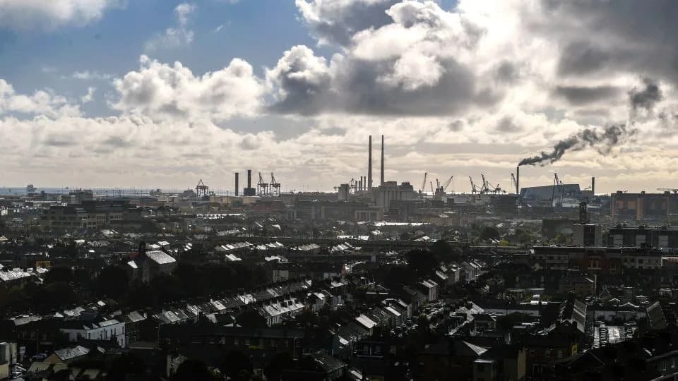 Neobjašnjena viđenja dronova kod obala Irske i Francuske: pokrenute istrage nakon incidenata blizu Dablina i Ile Longue