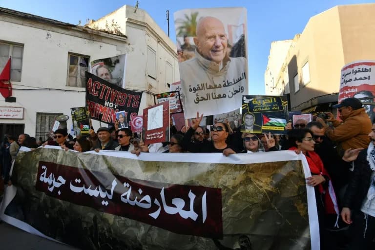 Stotine Demonstranata U Tunisu: 'Opozicija Nije Zločin' — Traže Oslobađanje Aktivista