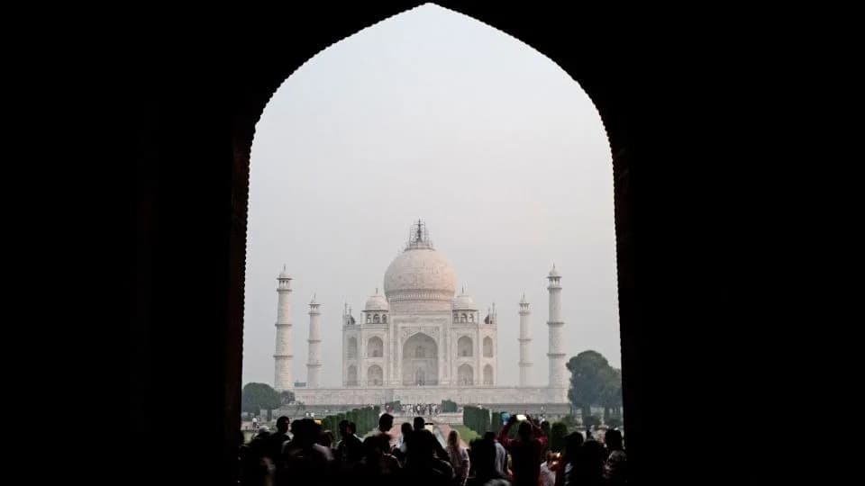 Kontroverzni film "The Taj Story" Pretvara Tadž Mahal Iz Simbola Ljubavi U Izvor Podela