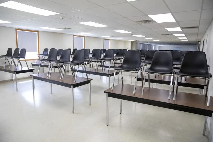 Toplota Usporava Rani Razvoj Dece: Temperature Iznad 30 °C Smanjuju Šanse Za Pismenost I Matematiku