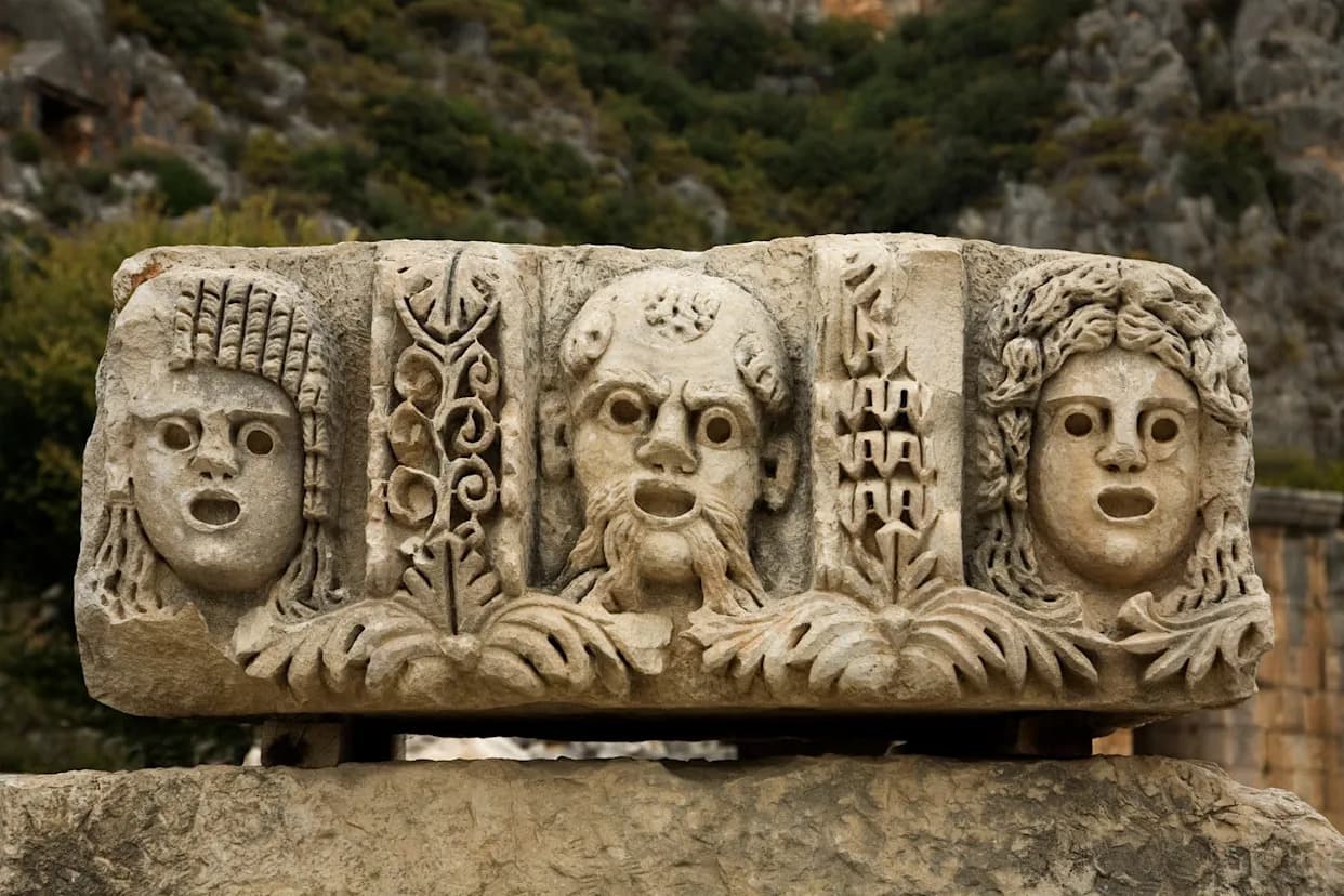 U Kastabali Otkrivene Pet Kamenih Pozorišnih Maski — Među Njima I Prikaz Filozofa