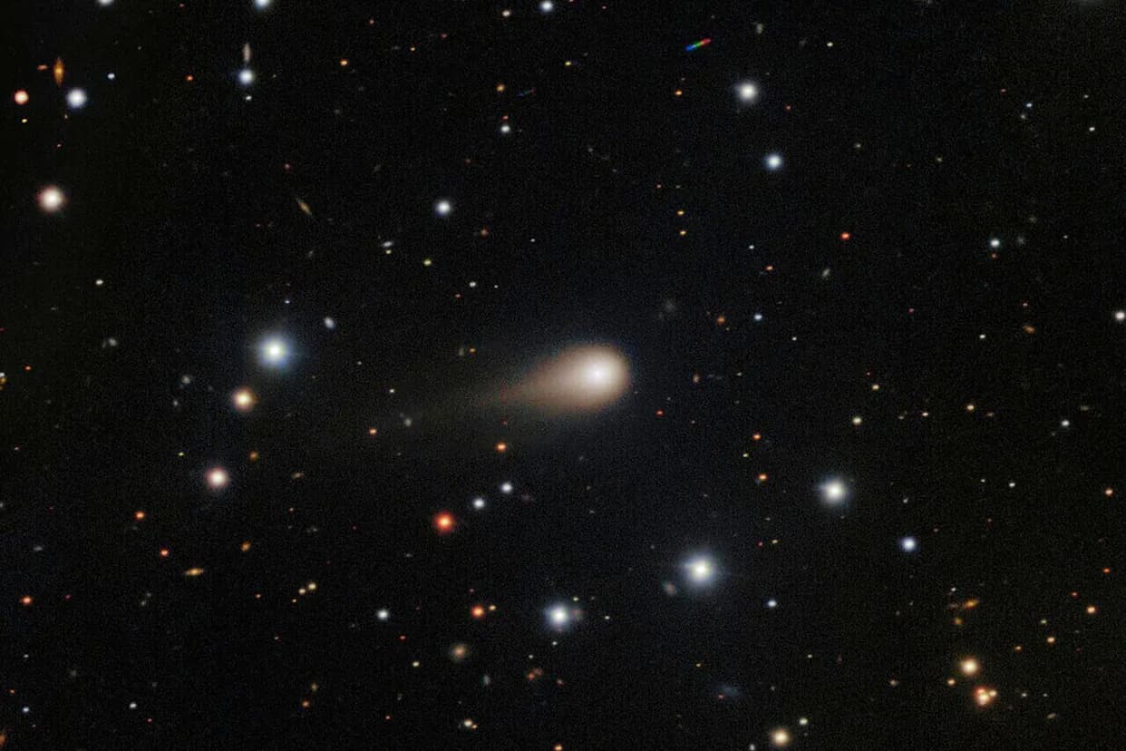 Međuzvezdani komet 3I/ATLAS — fotografije, sastav i najnovija posmatranja