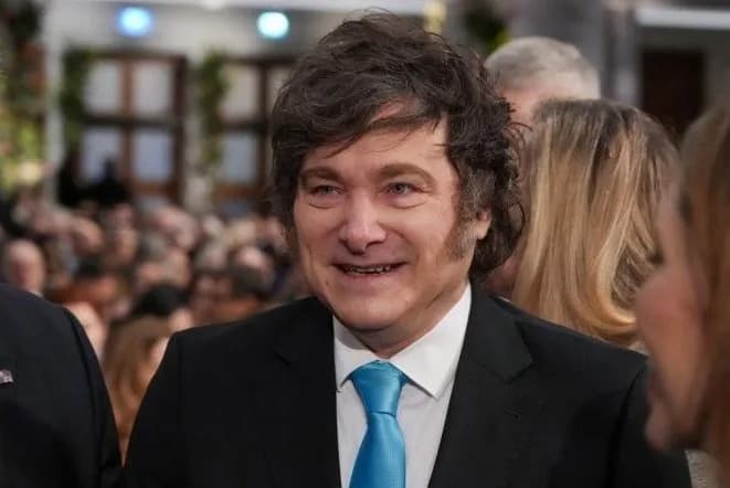 Milei Predlaže Opsežnu Radnu Reformu: Smanjenje Otpremnina, Ograničenje Moći Sindikata i Fleksibilniji Ugovori