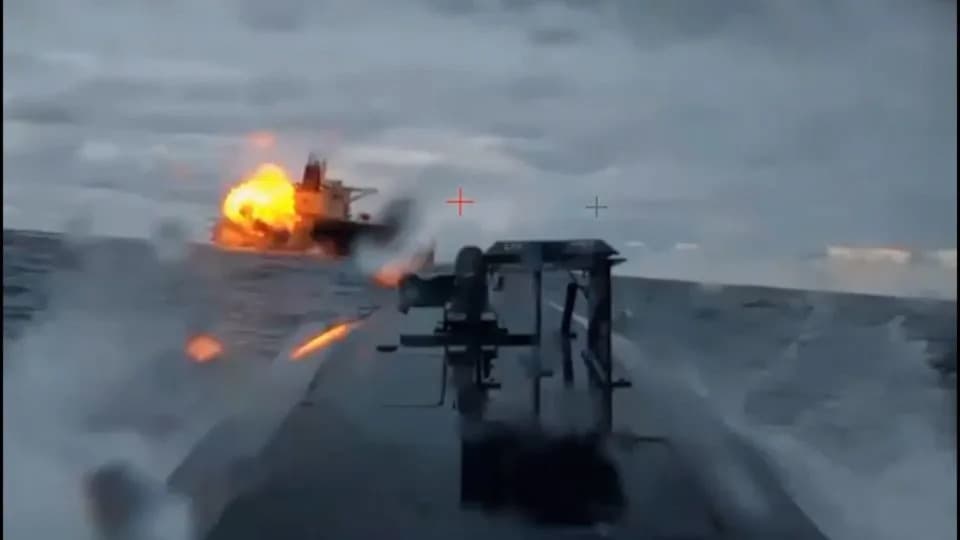 Ukrajina: Pomorski dronovi pogodili ruski tanker „Dashan“ u Crnom moru — navodno onesposobljen u EEZ