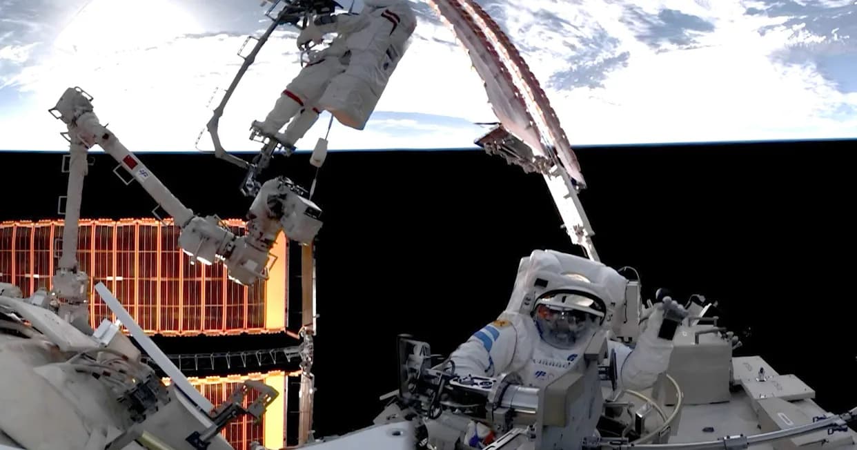 Hitna inspekcija u svemiru: Kineski astronauti pregledali pukotine na Shenzhou‑20