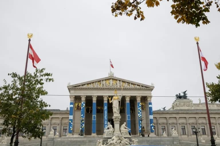 Sporna zabrana marama: Austrija spremna da zabrani hidžab devojčicama mlađim od 14 godina