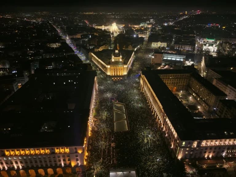 Bugarska pod pritiskom protesta: premijer Jeliazkov podneo ostavku, očekuju se vanredni izbori