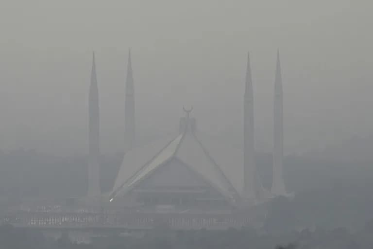 Islamabad uvodi strože kontrole i kazne dok smog guši prestonicu