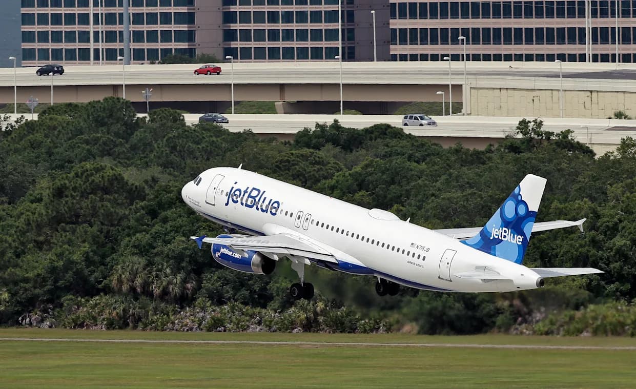 JetBlue izbegao „sudar u vazduhu“ nakon što je američki tanker prešao njihov kurs