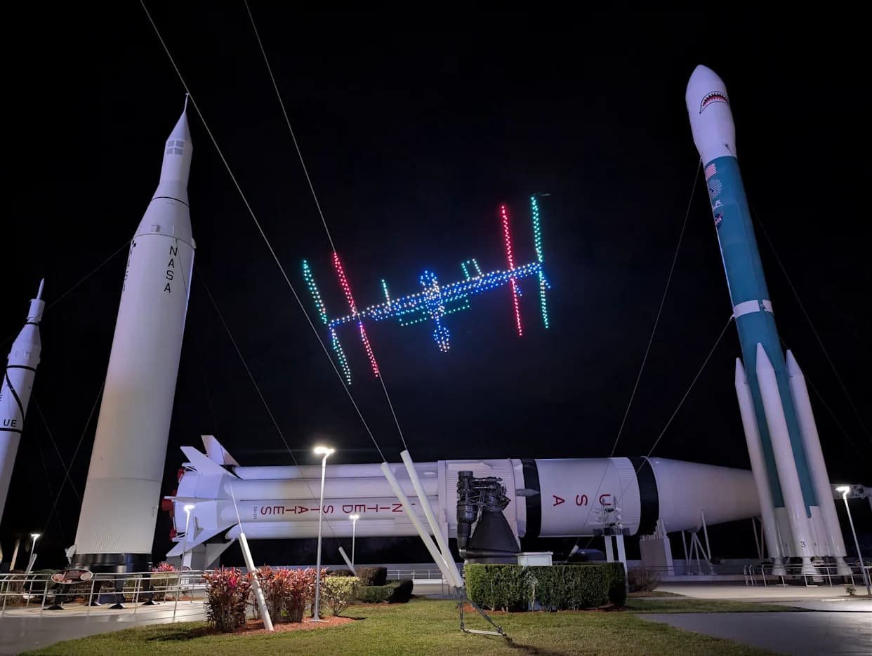 Više od 600 dronova: Novi NASA dron-šou na Kennedy Space Centeru za praznike