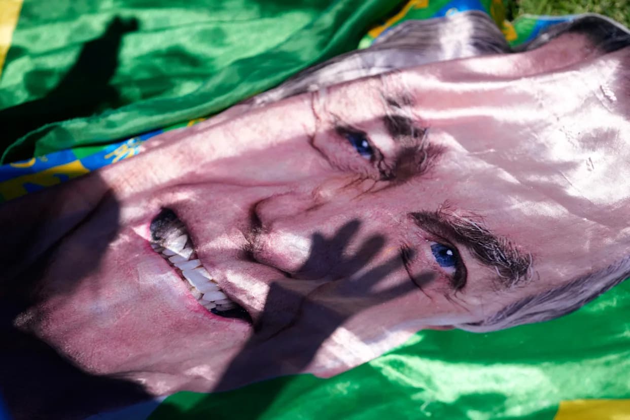 Kućni pritvor za desetoro osuđenih u slučaju pokušaja puča protiv Bolsonara — bivši komandant policije ekstradiran iz Paragvaja