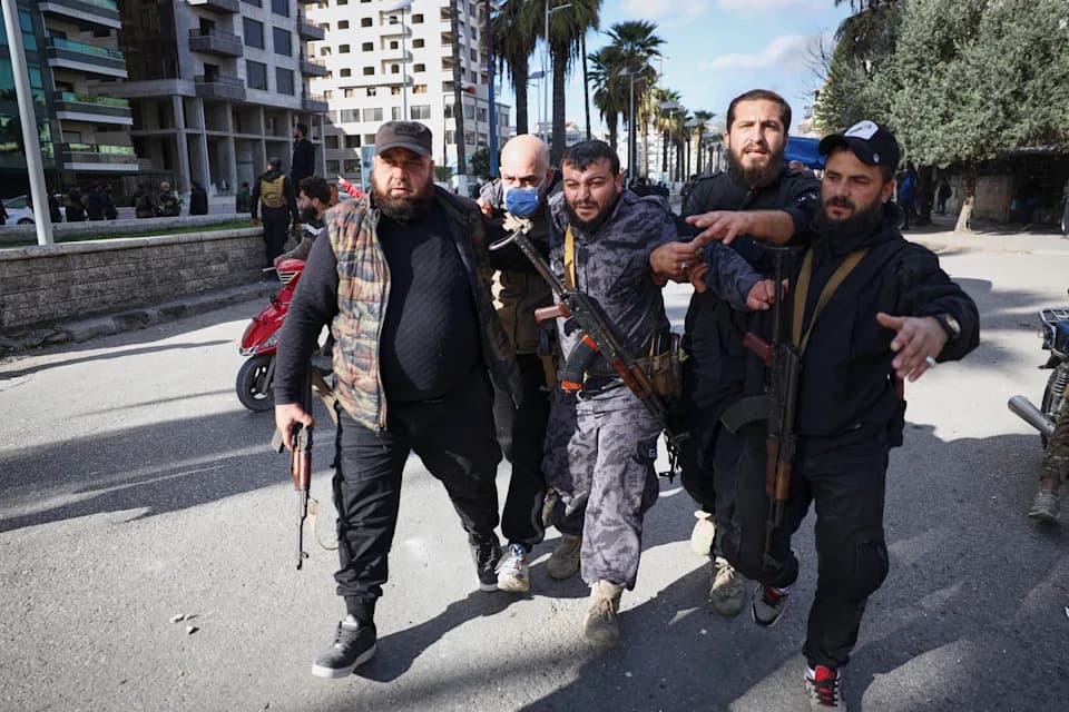 Haos na sirijskoj obali: Tri poginula i 60 ranjenih u sukobima između alavita i kontrademonstranata