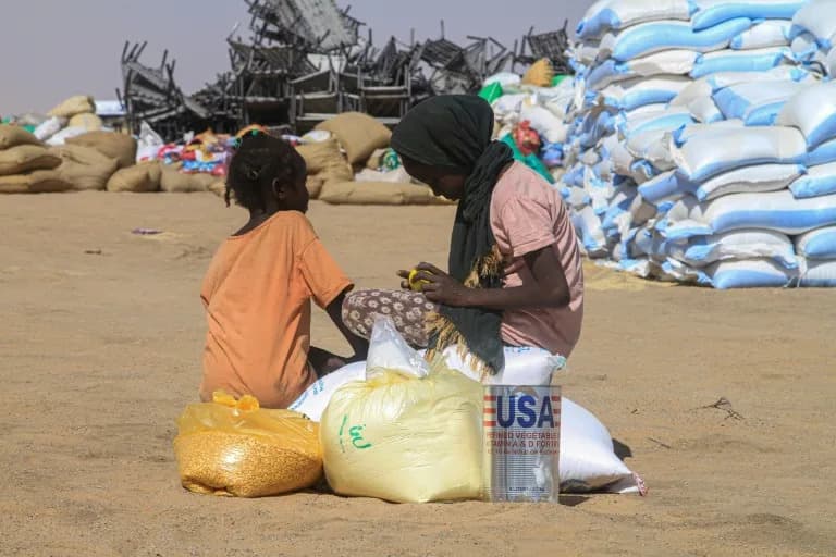 Porodice Pešice Beže Preko Nuba Planina Dok Sukob Za Kordofan Eskalira