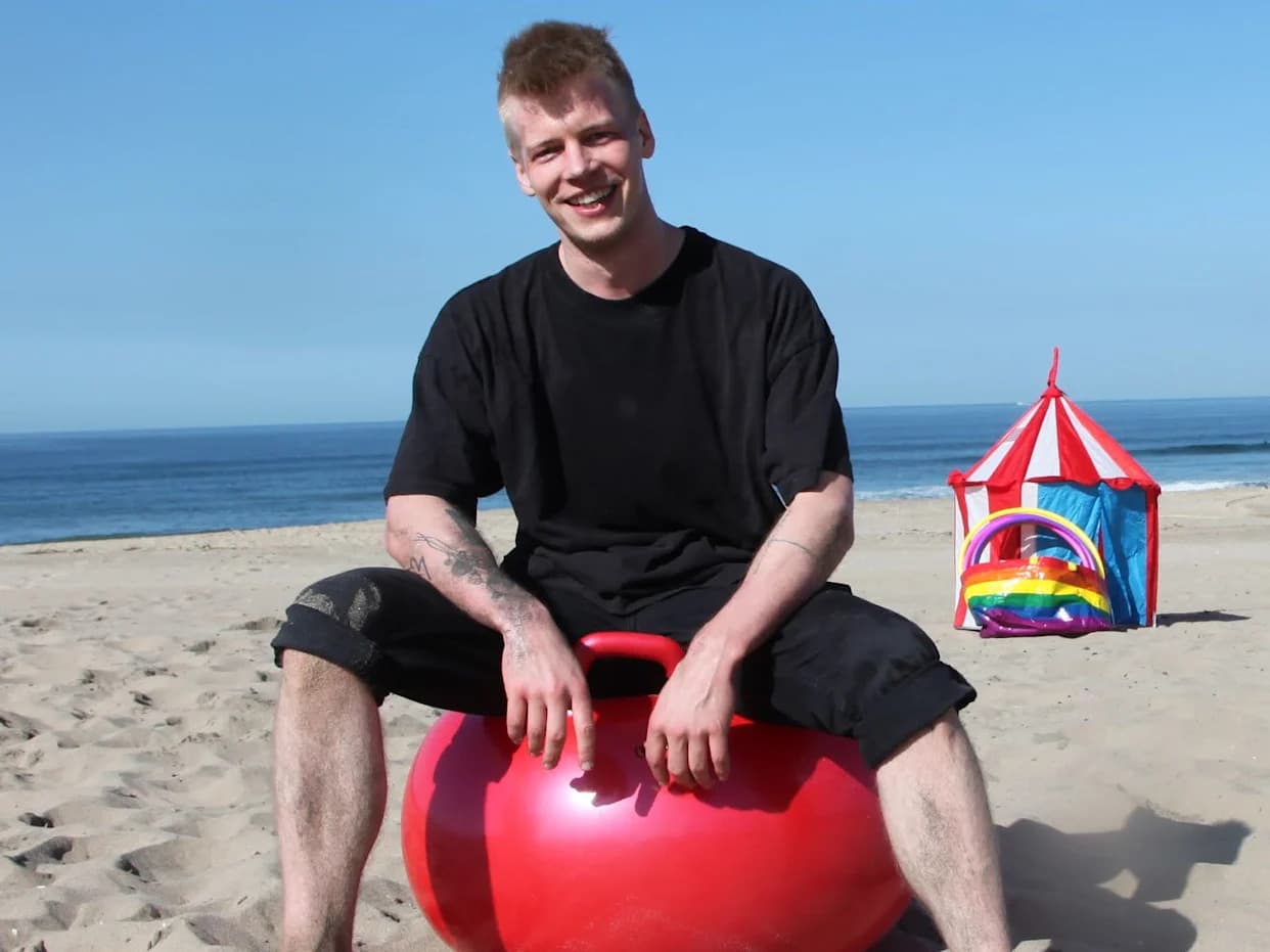 Advokat koji je i klovn: Jaymie Parkkinen zastupa Elona Maska i vodi 'Clown Cardio'