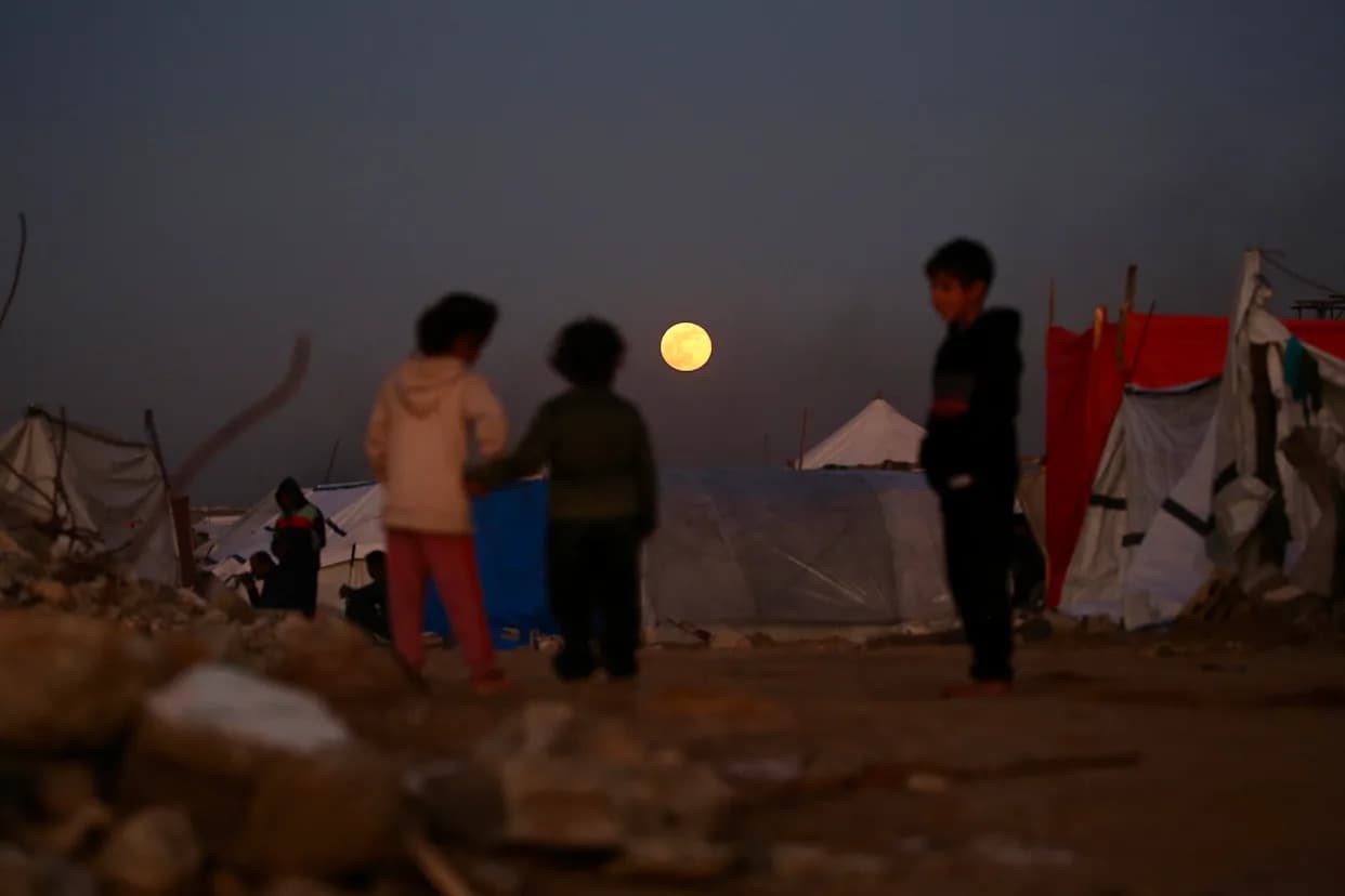 Izrael Nastavlja Smrtonosne Napade u Gazi — Prekid Vatre Ponovo Prekršen, Humanitarna Kriza Se Produbljuje