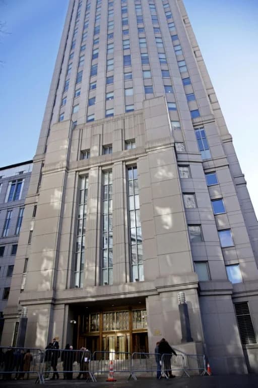 Svrgnuti Predsednik Venecuele Maduro Negira Krivicu: Suđenje u Njujorku Nakon Navodne Američke Racĳe