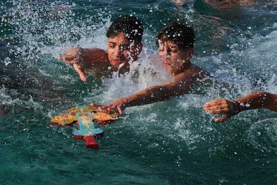 Fotografije: Proslave Bogojavljenja — Dan Tri Kralja, Krštenje i Ritualne Kupke