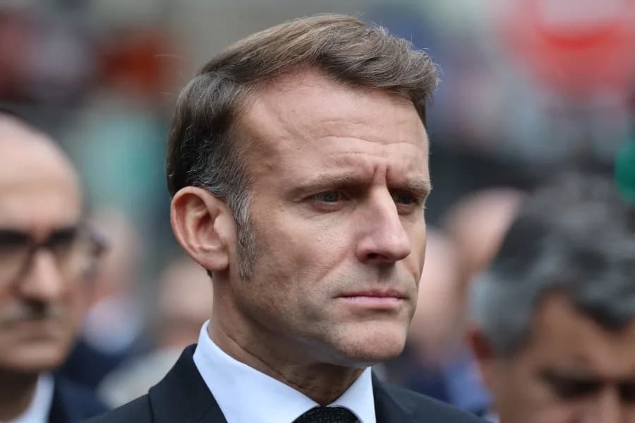 Francuska Predlaže Zabranu Društvenih Mreža Za Mlade Do 15 Godina i Zabranjuje Mobilne Telefone U Srednjim Školama