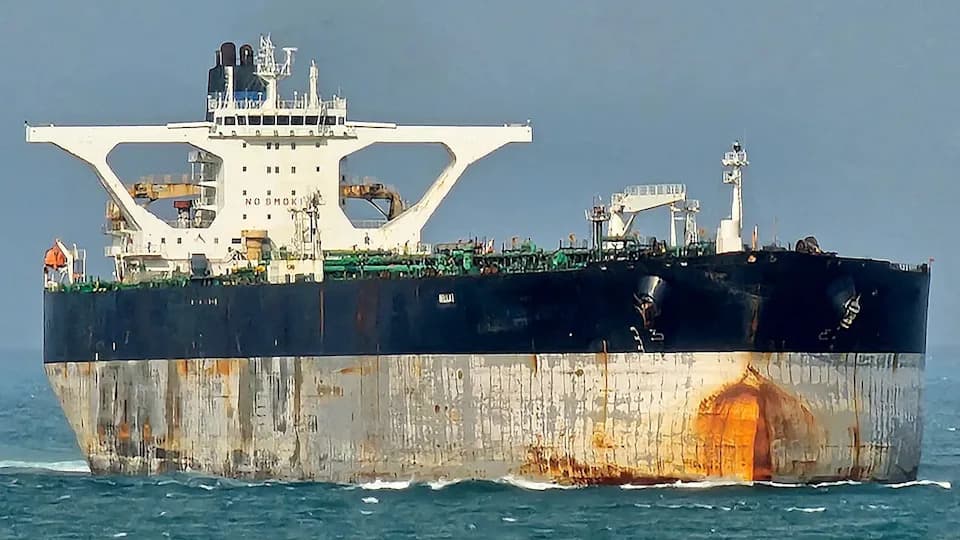 Venecuelanski tanker 'Bella 1' preregistrovan kao ruski 'Marinera' izbegao Obalsku stražu SAD — Rusija poslala podmornicu