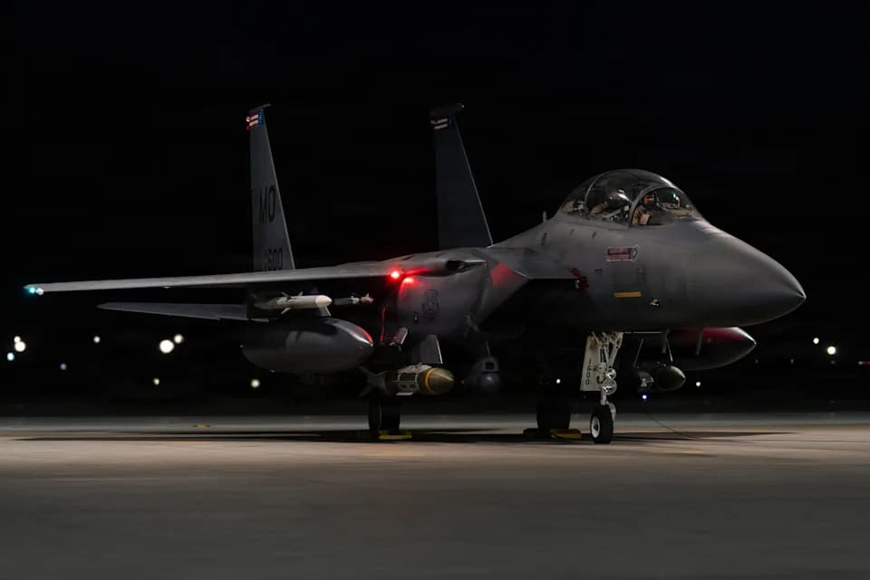 SAD Izvele Velike Vazdušne Udare Na Ciljeve ISIS‑a U Siriji — Operacija „Hawkeye“ Kao Odgovor Na Zasedu U Palmiri
