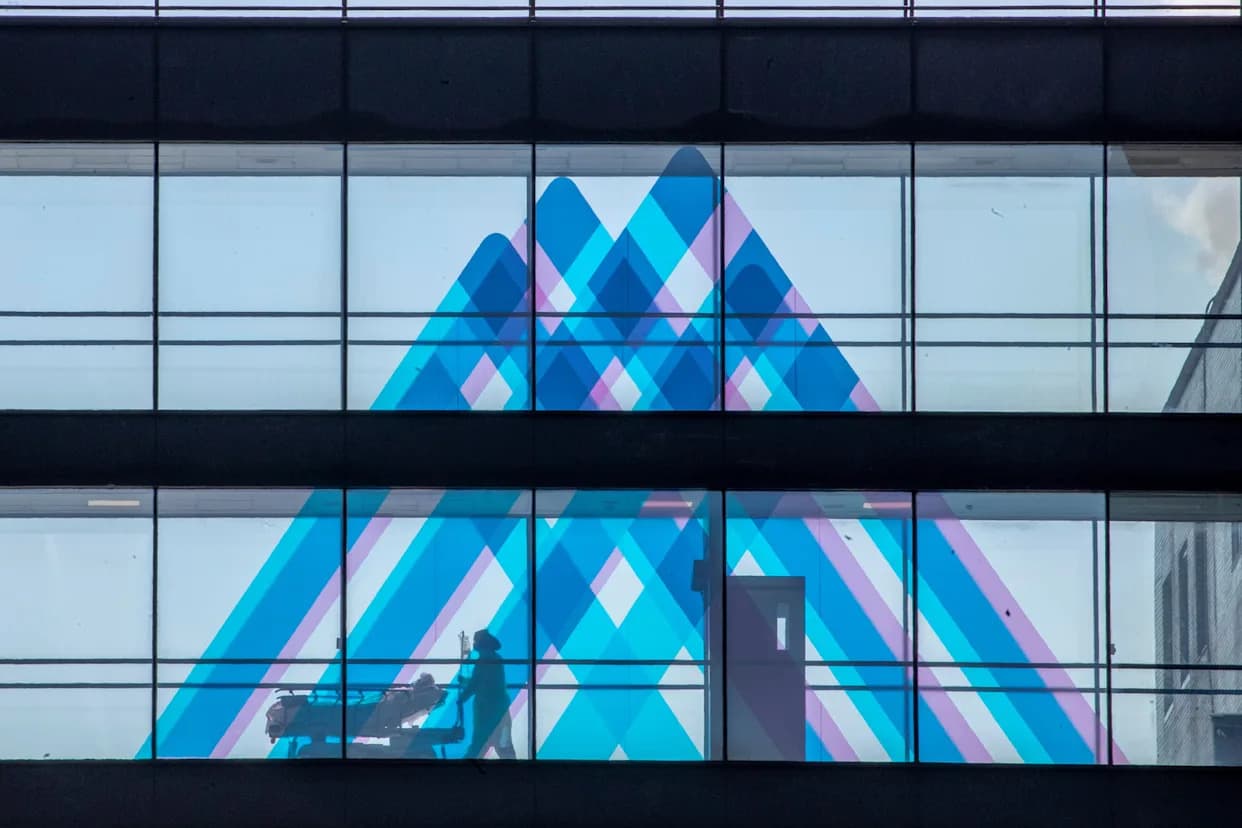 Hiljade medicinskih sestara u Njujorku najavljuju štrajk u ponedeljak — sporne tačke: kadrovi, bezbednost i AI