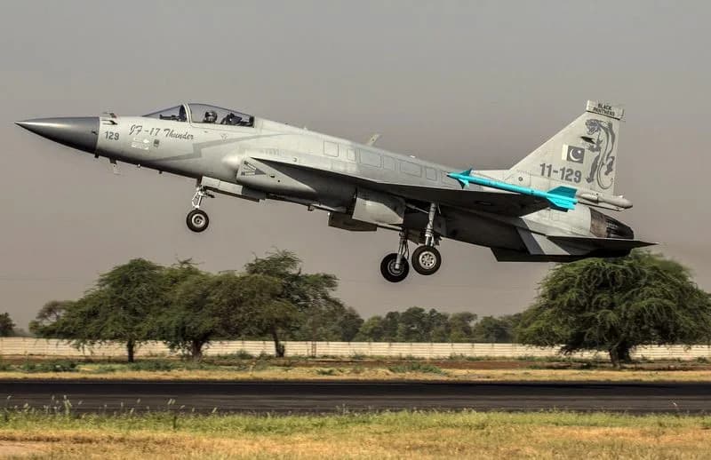 Ekskluzivno: Pakistan i Indonezija Blizu Dogovora Oko Više Od 40 JF-17 Aviona I Naoružanih Dronova