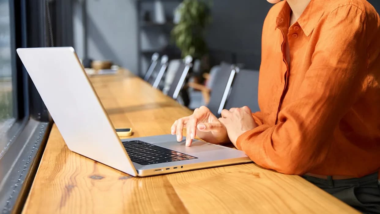 Iznenađenje iz METR-a: Korišćenje AI Alata Usporilo Programere Za 19%