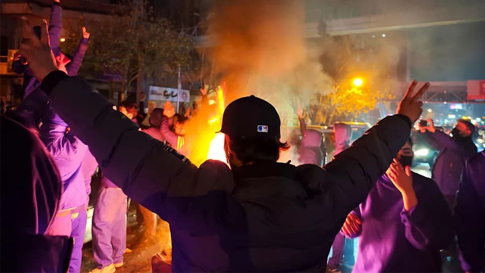 Iran Sprema Obešanje Protestanta Erfana Soltanija — Moguća Prva Egzekucija Povezana Sa Protestima